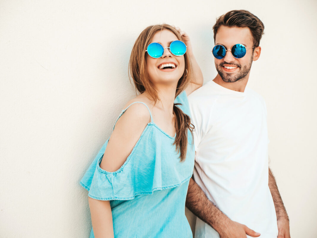 пара солнцезащитные очки мужчина и женщины